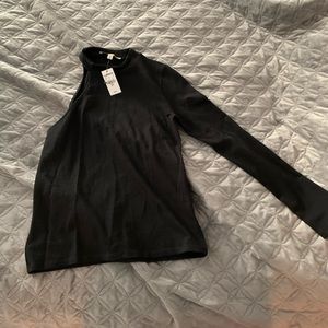 Black cute top never worn tag on